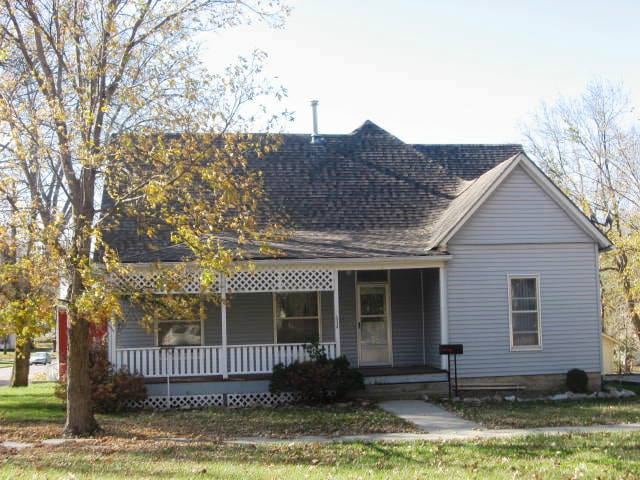 property at 634 S Poplar St