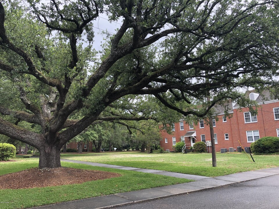 2940 Oleander Dr in Wilmington, NC - Building Photo