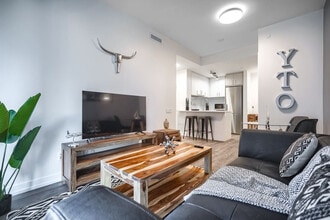 7 Grosvenor St in Toronto, ON - Building Photo - Building Photo