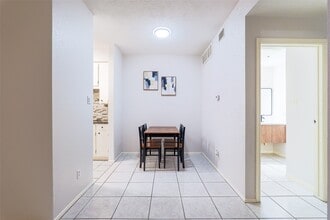 7900 N Stadium Dr in Houston, TX - Building Photo - Building Photo