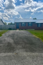 104 Lauderdale Dr in Glasgow, KY - Building Photo - Building Photo