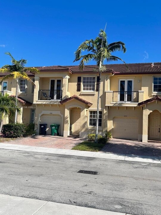 12981 SW 135th St in Miami, FL - Building Photo