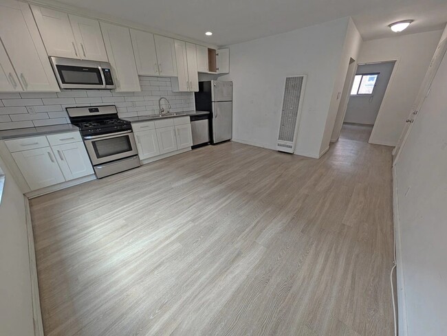 6142 Eleanor Ave in Los Angeles, CA - Building Photo - Building Photo