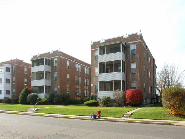 39-41 Robin Rd in West Hartford, CT - Building Photo - Building Photo