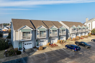 Saltponds on the Bay in Hampton, VA - Building Photo - Building Photo