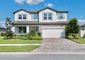 12189 Nouveau Ave in Spring Hill, FL - Building Photo