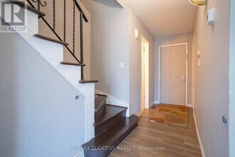 4230-4230 Meadowvale Dr in Niagara Falls, ON - Building Photo - Building Photo