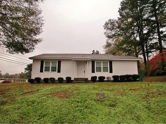 99 E Wright St in Winder, GA - Building Photo - Building Photo