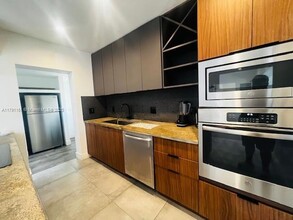 1610 NW 53rd St in Miami, FL - Building Photo - Building Photo