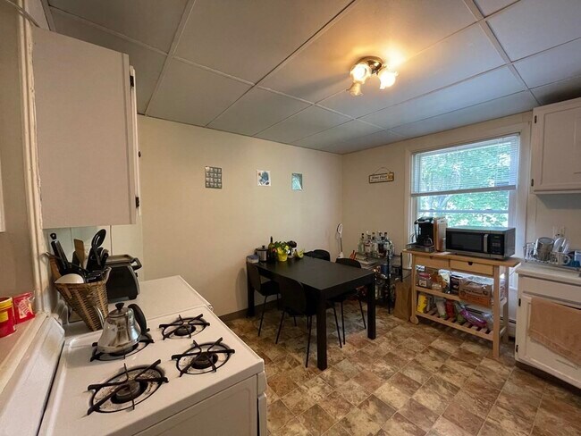 4 Mount Vernon St in Boston, MA - Building Photo - Building Photo