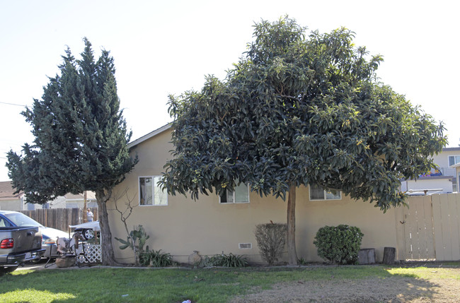 383 Smalley Ave in Hayward, CA - Building Photo - Building Photo