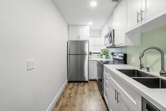421 N Cypress Dr in Jupiter, FL - Building Photo - Building Photo
