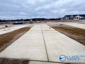 132 Foster Wy Dr in Huntsville, AL - Building Photo - Building Photo