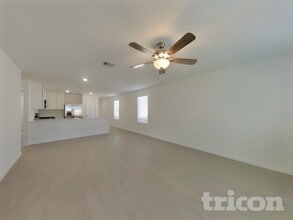 1722 Serenity Moon Dr in Crosby, TX - Foto de edificio - Building Photo