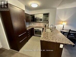 5162 Yonge St in Toronto, ON - Building Photo - Building Photo