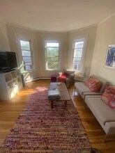 9 Houghton St, Unit 3 in Somerville, MA - Building Photo - Building Photo