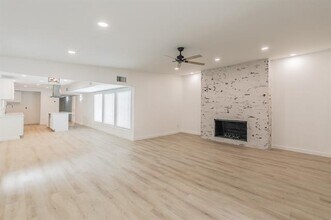 11417 Park Central Pl in Dallas, TX - Building Photo - Building Photo