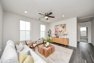 5210 Burress Springs Ln in Houston, TX - Building Photo - Building Photo