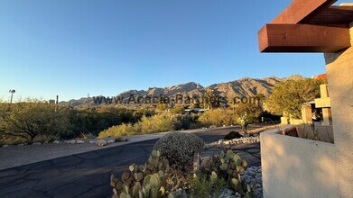 6360 N Camino los Mochis in Tucson, AZ - Building Photo - Building Photo