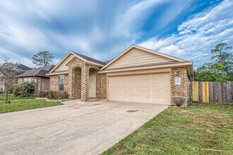 2038 Treasure Mountain Dr in Spring, TX - Foto de edificio - Building Photo