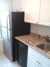 2001 Commonwealth Ave, Unit 5 in Boston, MA - Building Photo - Building Photo