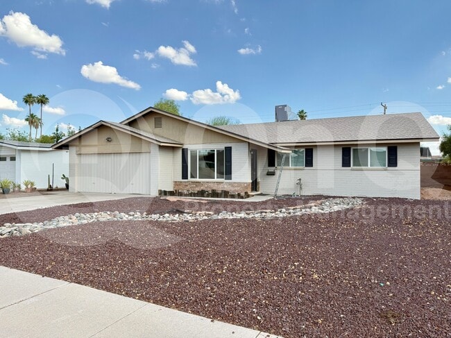 property at 537 E Laguna Dr