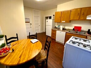 97 Calumet St, Unit 2 in Boston, MA - Foto de edificio - Building Photo