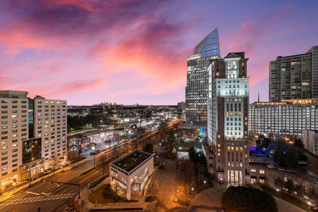 3324 Peachtree Rd NE in Atlanta, GA - Building Photo - Building Photo