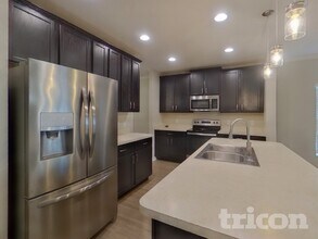 1266 Stratton Ave in Groveland, FL - Foto de edificio - Building Photo