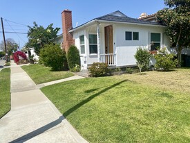 1301 23rd St, Unit BackHouse in Manhattan Beach, CA - Building Photo