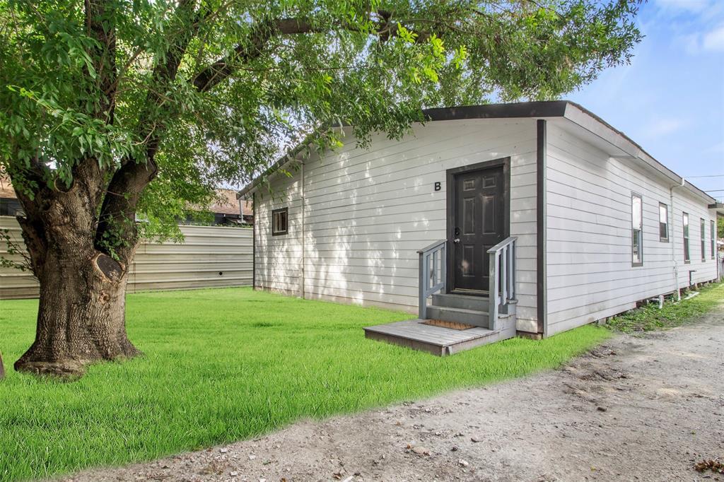 405 Medina St, Unit B in Houston, TX - Building Photo