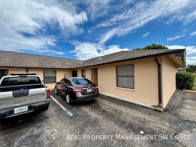 4407 SW 7th Pl in Cape Coral, FL - Building Photo - Building Photo