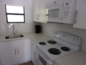 101 Caloosa St in Tavernier, FL - Building Photo - Building Photo