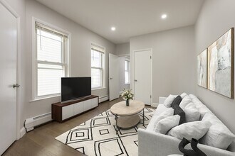 108 Byron St, Unit #1 in Boston, MA - Building Photo - Building Photo