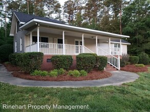 4640 Allison Creek Rd in York, SC - Foto de edificio - Building Photo