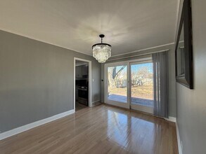 910 S Golf Cul De Sac St in Des Plaines, IL - Building Photo - Building Photo