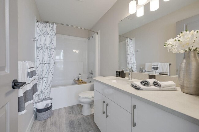 Central Tower Apartments in Edmonton, AB - Building Photo - Building Photo