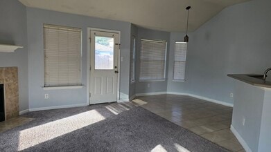 8542 Snakeweed Dr in Converse, TX - Building Photo - Building Photo