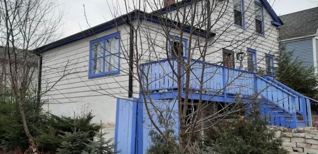 property at 1824 N Astor St