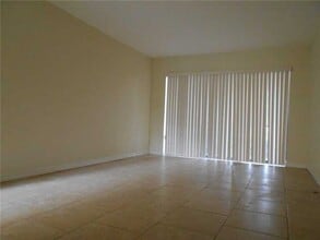 4086 NW 88 St in Sunrise, FL - Building Photo - Building Photo
