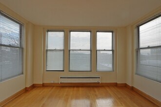 918 W Buena Ave, Unit Apt 3 in Chicago, IL - Foto de edificio - Building Photo