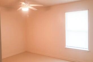 1205 Murray St in Taft, TX - Building Photo - Building Photo