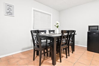 6335 Chantilly Pl in Colorado Springs, CO - Building Photo - Building Photo