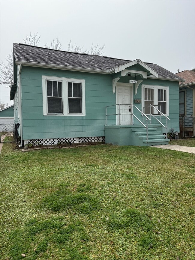 property at 4407 Avenue S 1/2