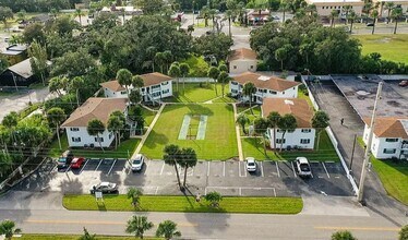 1800 S Palmetto Ave, Unit 106 in South Daytona, FL - Building Photo - Building Photo