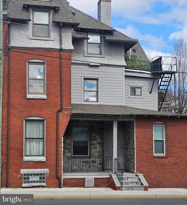 property at 1303 Pennsylvania Ave