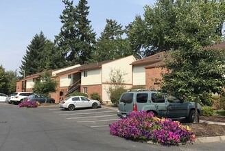 Sussex Village in Beaverton, OR - Foto de edificio - Interior Photo