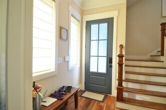 8610 Ashland Way in Houston, TX - Building Photo - Building Photo