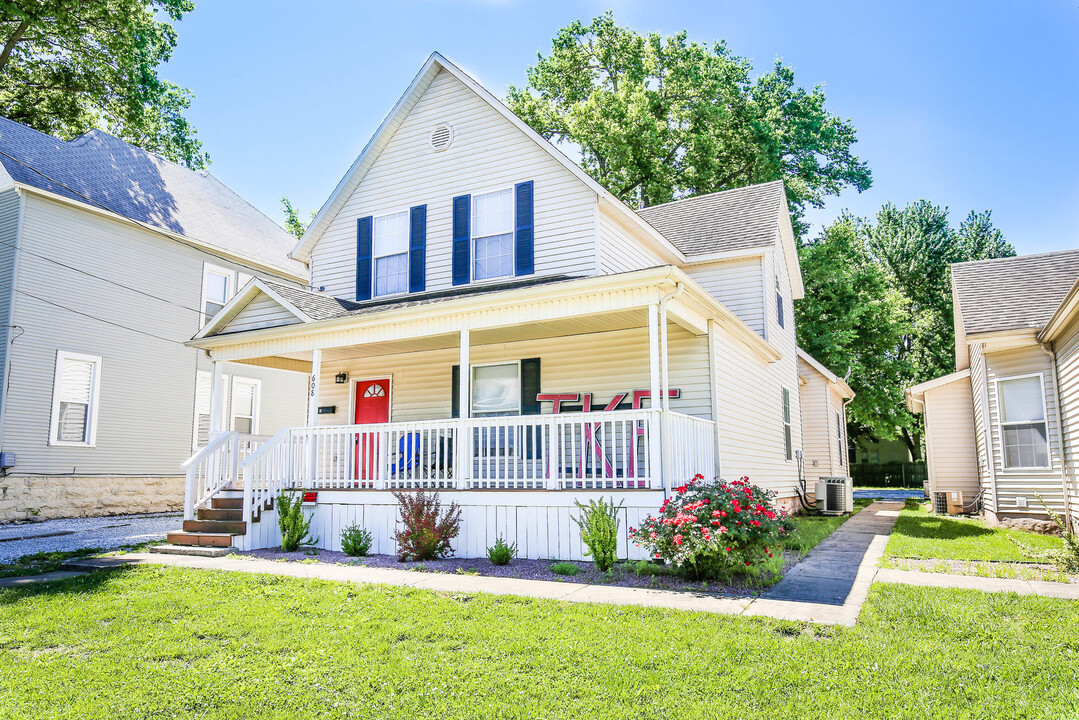 608 W Mt Vernon St in Springfield, MO - Building Photo