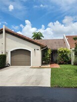 8666 SW 114th Pl in Miami, FL - Building Photo